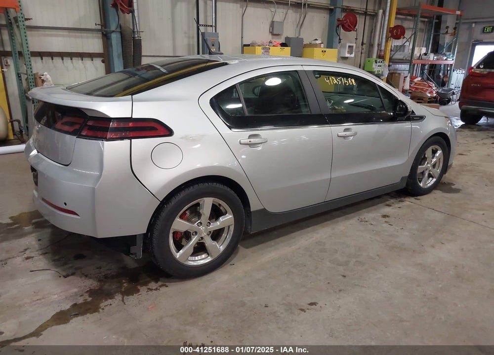 2013 CHEVROLET VOLT VIN: 1G1RB6E40DU100008