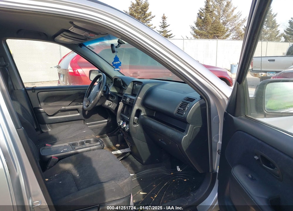 2005 HONDA CR-V LX VIN: JHLRD68595C007942