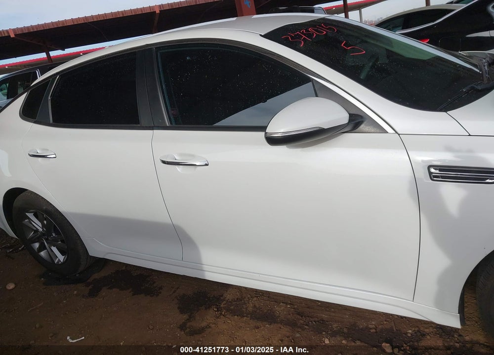 2019 KIA OPTIMA VIN: 5XXGT4L36KG373015