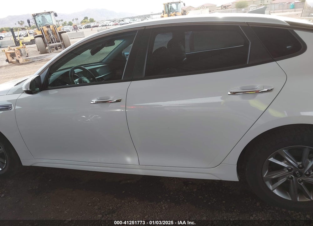 2019 KIA OPTIMA VIN: 5XXGT4L36KG373015