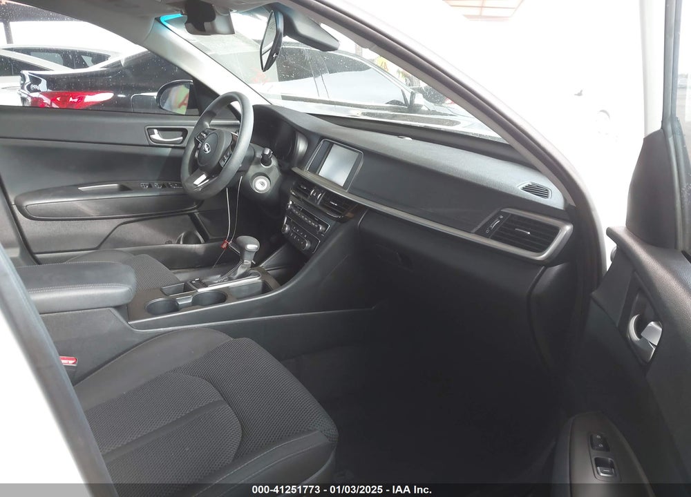 2019 KIA OPTIMA VIN: 5XXGT4L36KG373015