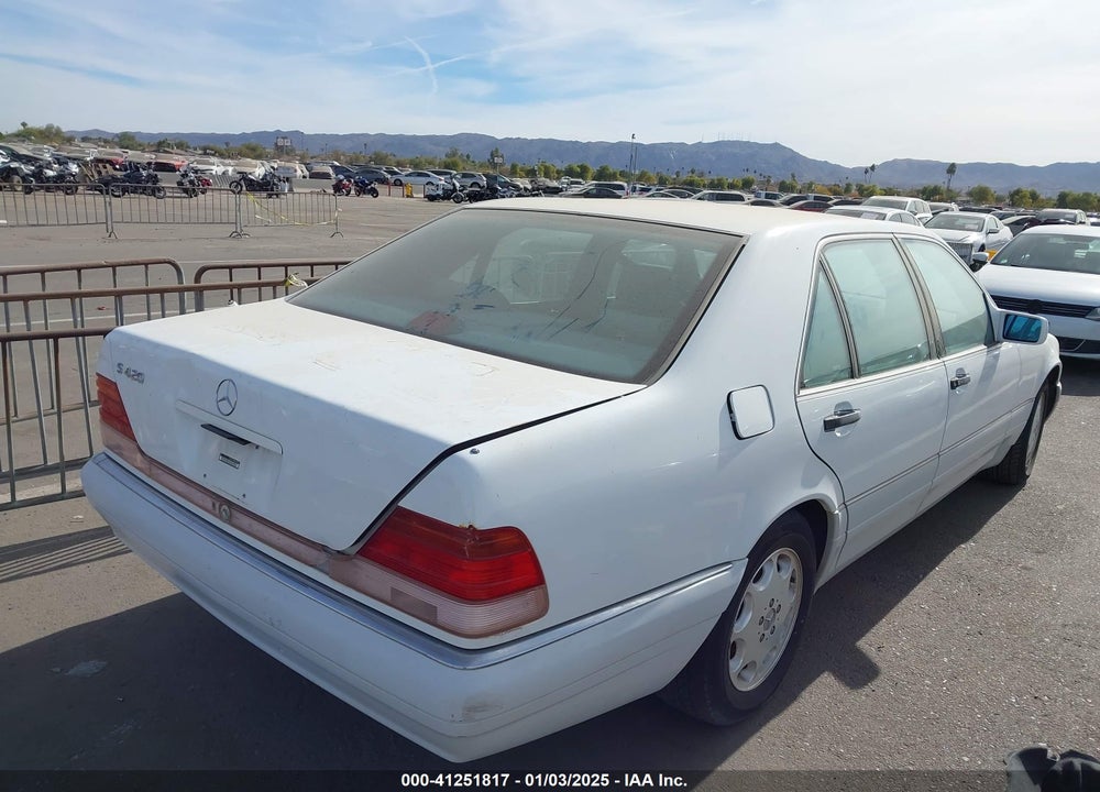 1995 MERCEDES-BENZ S 420 VIN: WDBGA43E8SA239852