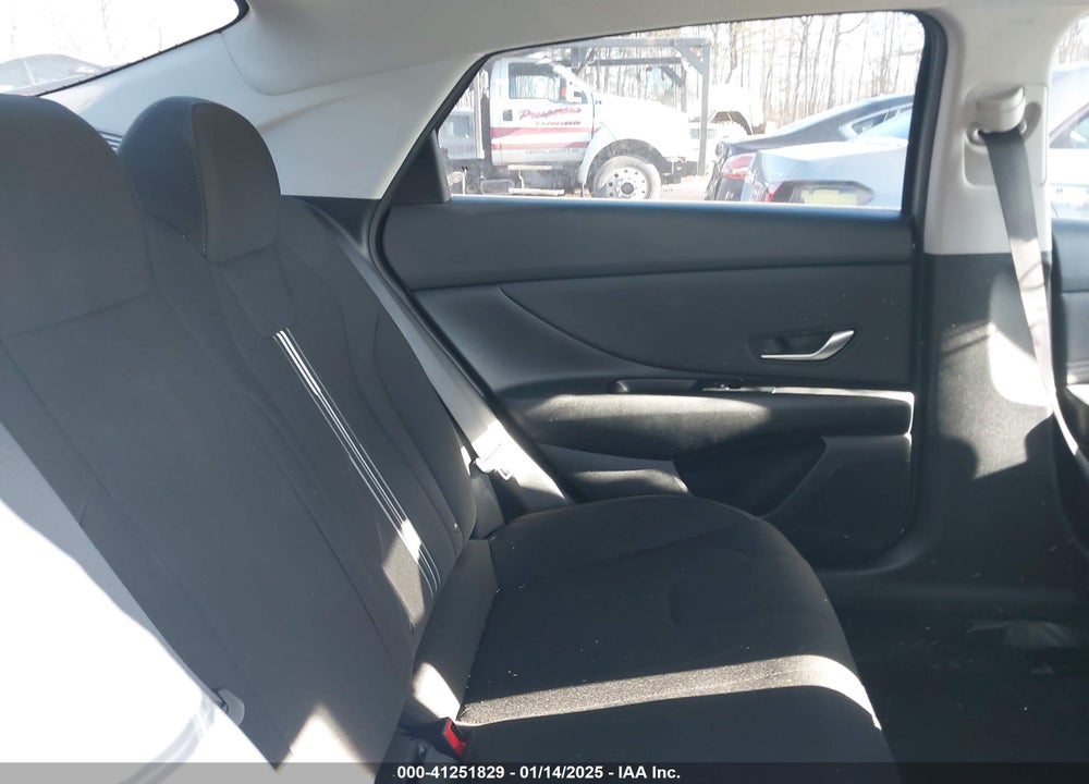2023 HYUNDAI ELANTRA VIN: 5NPLS4AG8PH116103