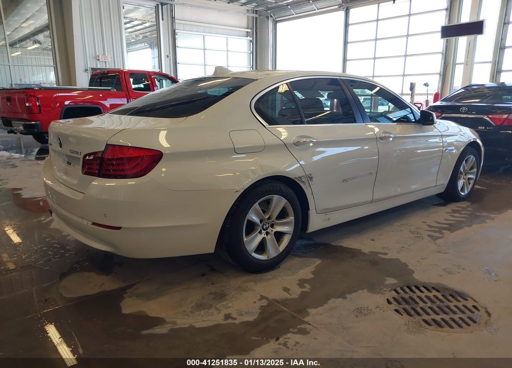 2013 BMW 528I VIN: WBAXH5C5XDDW14643