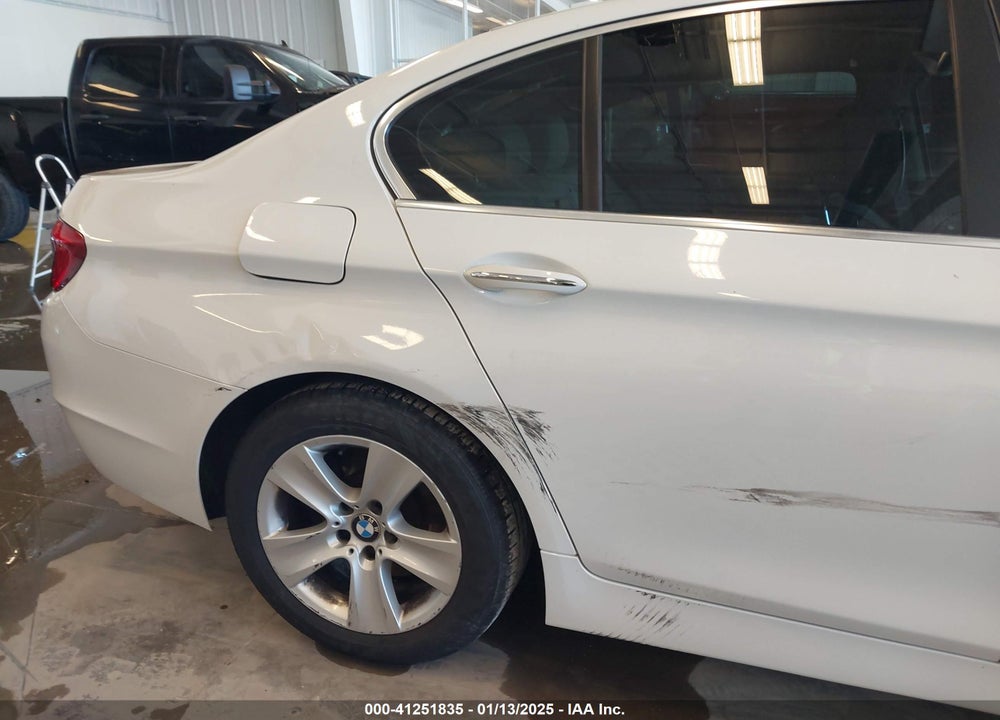 2013 BMW 528I VIN: WBAXH5C5XDDW14643