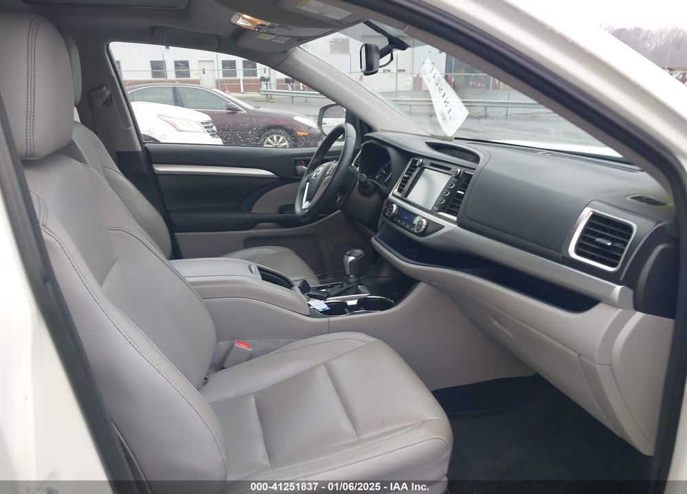 2016 TOYOTA HIGHLANDER XLE V6 VIN: 5TDKKRFHXGS156364