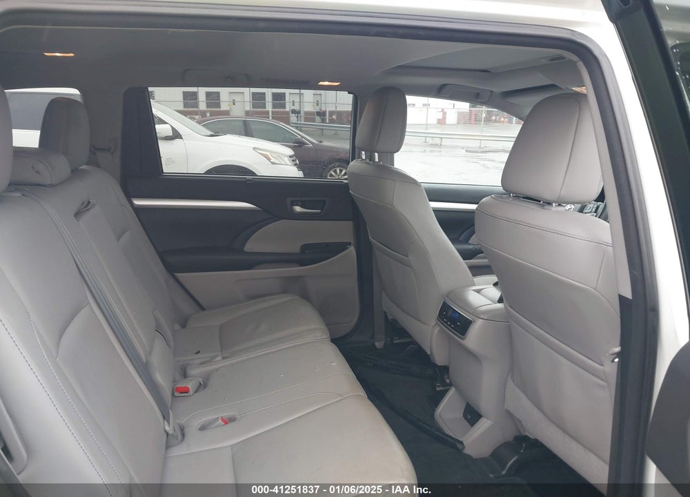 2016 TOYOTA HIGHLANDER XLE V6 VIN: 5TDKKRFHXGS156364