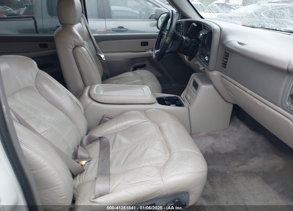 2001 CHEVROLET TAHOE LS VIN: 1GNEK13T71R105926