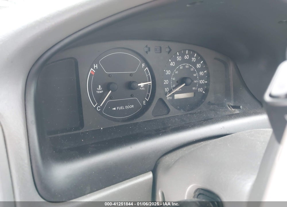 2000 TOYOTA COROLLA CE VIN: 2T1BR12E0YC264656