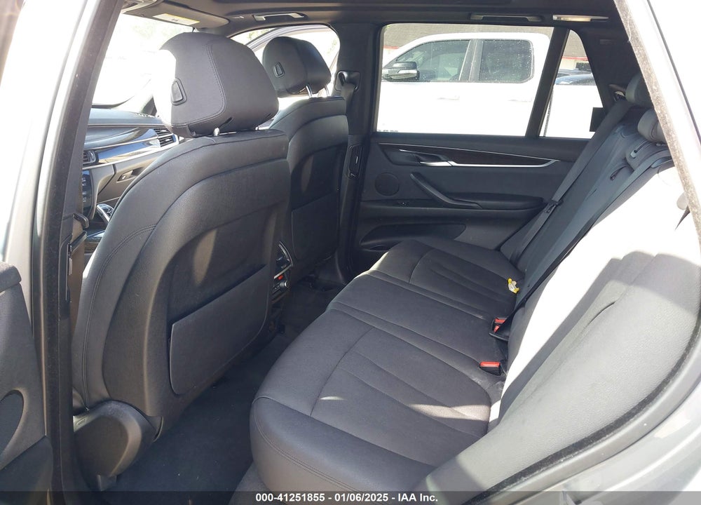 2018 BMW X5 VIN: 5UXKR0C51JL073396