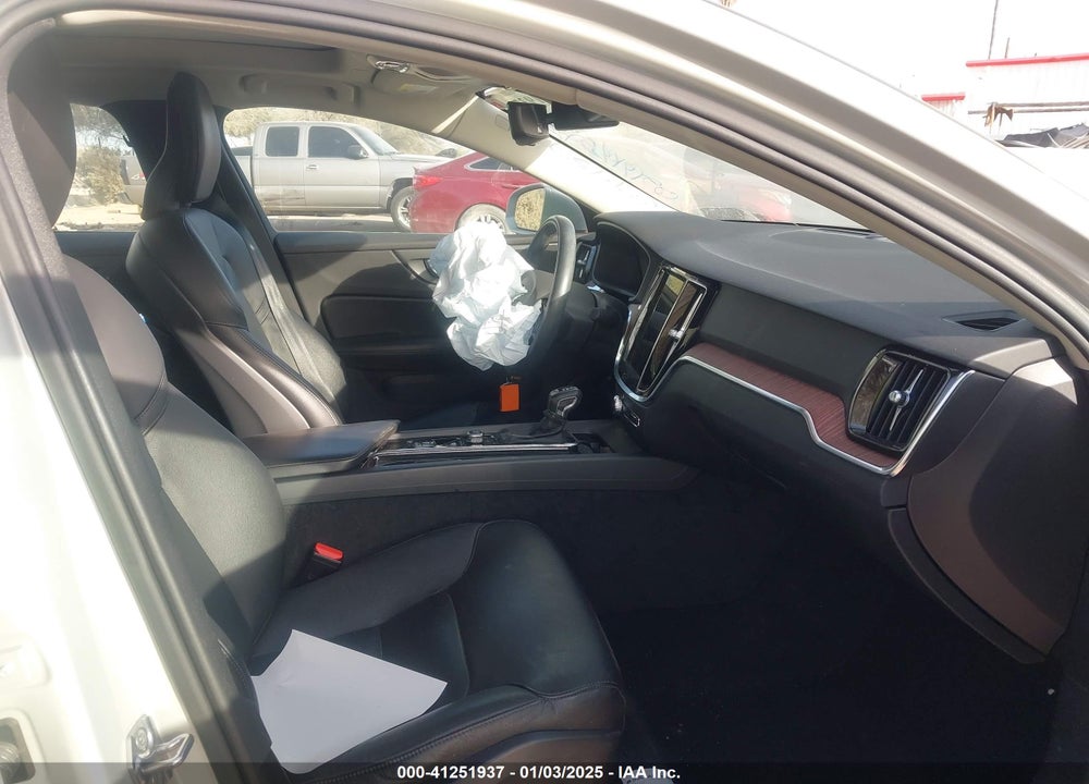 2021 VOLVO S60 T5 MOMENTUM VIN: 7JR102FK3MG094575