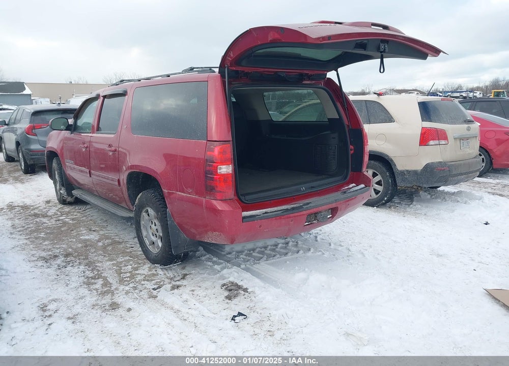 2013 CHEVROLET SUBURBAN 1500 VIN: 1GNSKJE73DR221583
