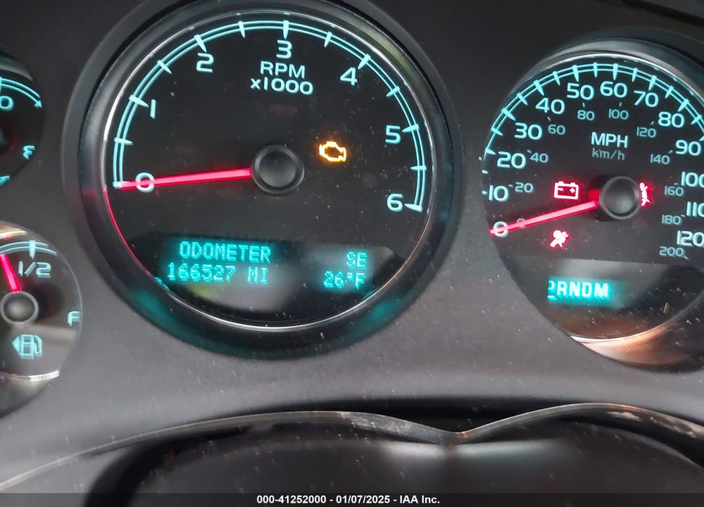 2013 CHEVROLET SUBURBAN 1500 VIN: 1GNSKJE73DR221583