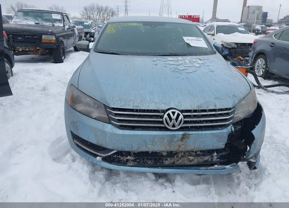 2013 VOLKSWAGEN PASSAT VIN: 1VWAH7A31DC111396