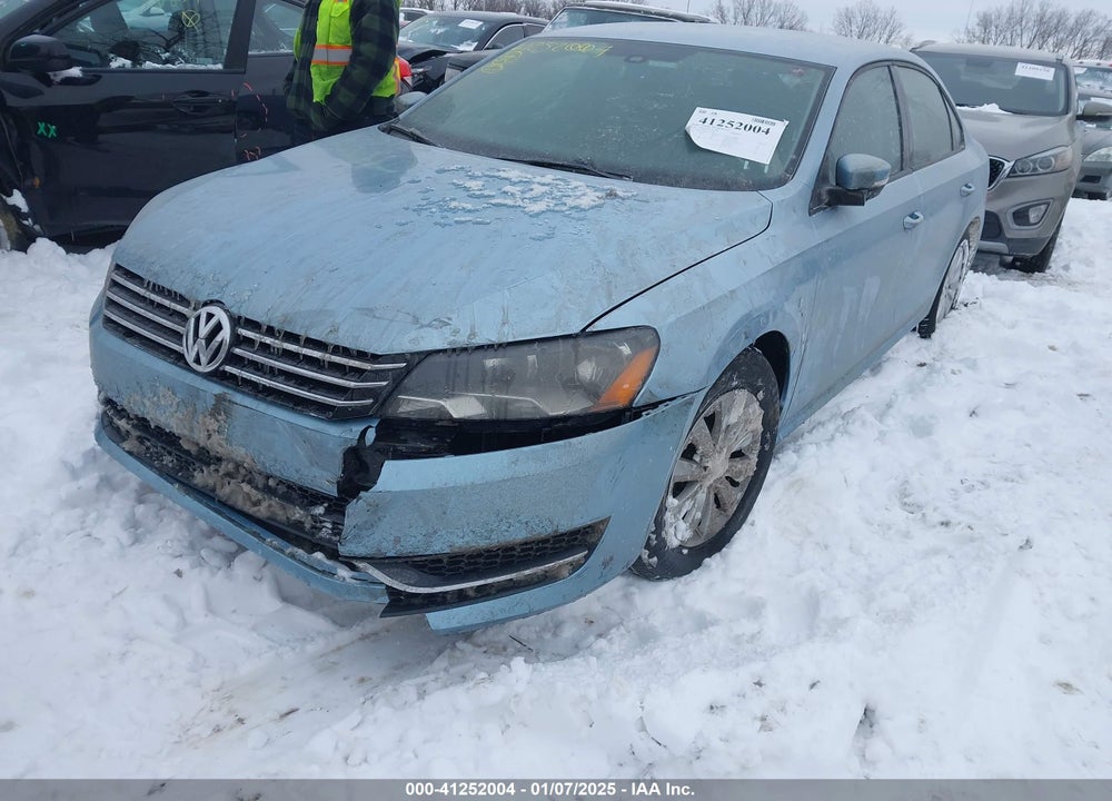 2013 VOLKSWAGEN PASSAT VIN: 1VWAH7A31DC111396