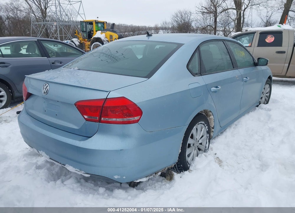 2013 VOLKSWAGEN PASSAT VIN: 1VWAH7A31DC111396