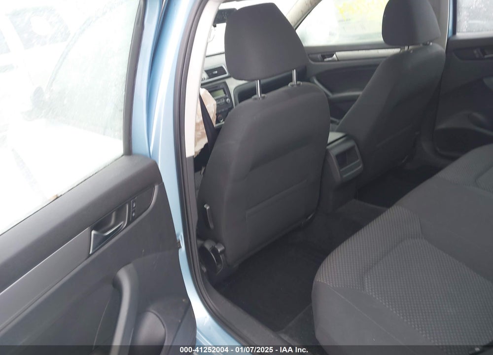 2013 VOLKSWAGEN PASSAT VIN: 1VWAH7A31DC111396