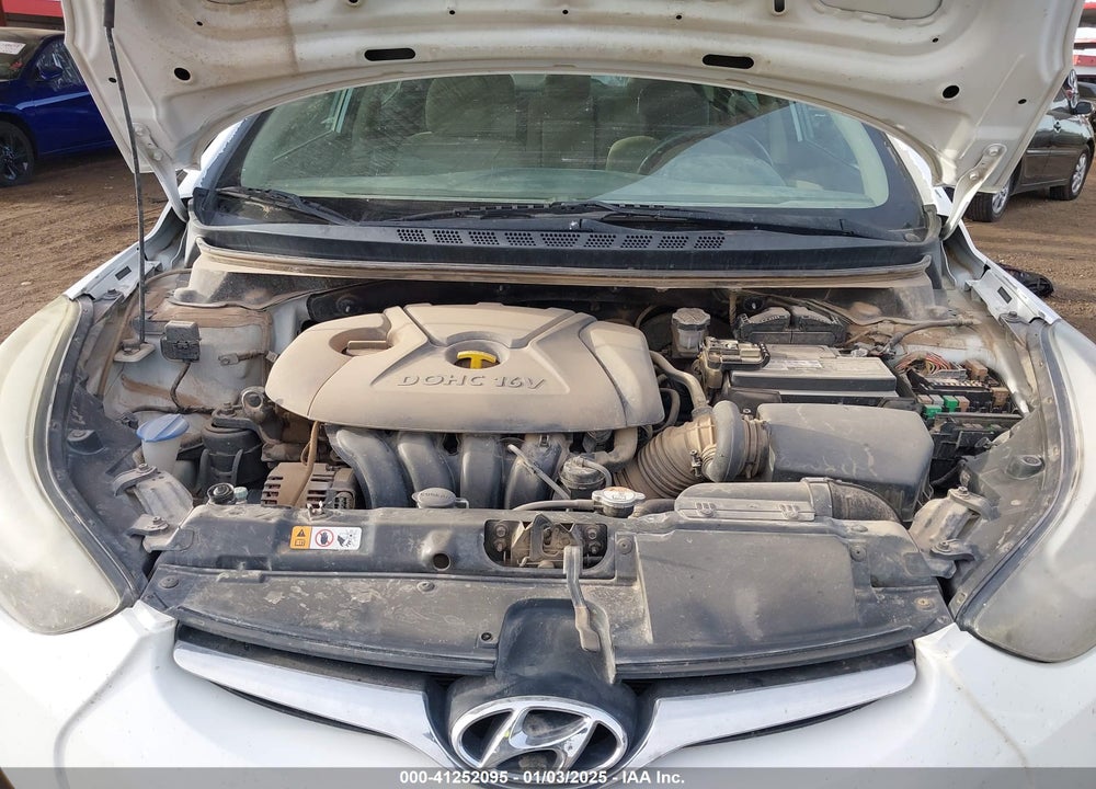 2015 HYUNDAI ELANTRA VIN: 5NPDH4AE0FH556686