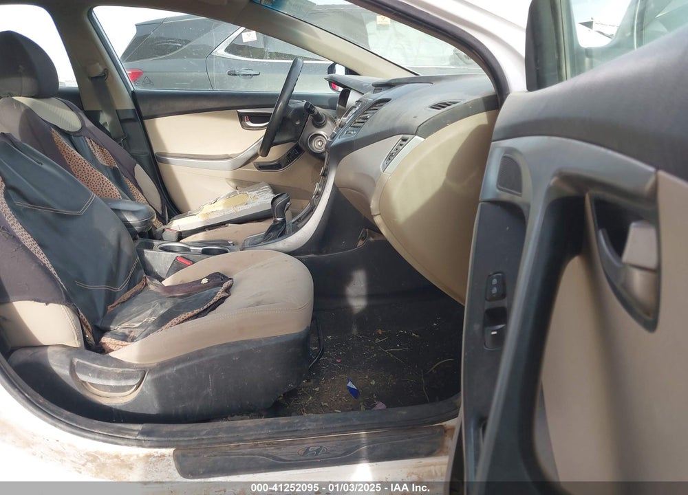 2015 HYUNDAI ELANTRA VIN: 5NPDH4AE0FH556686