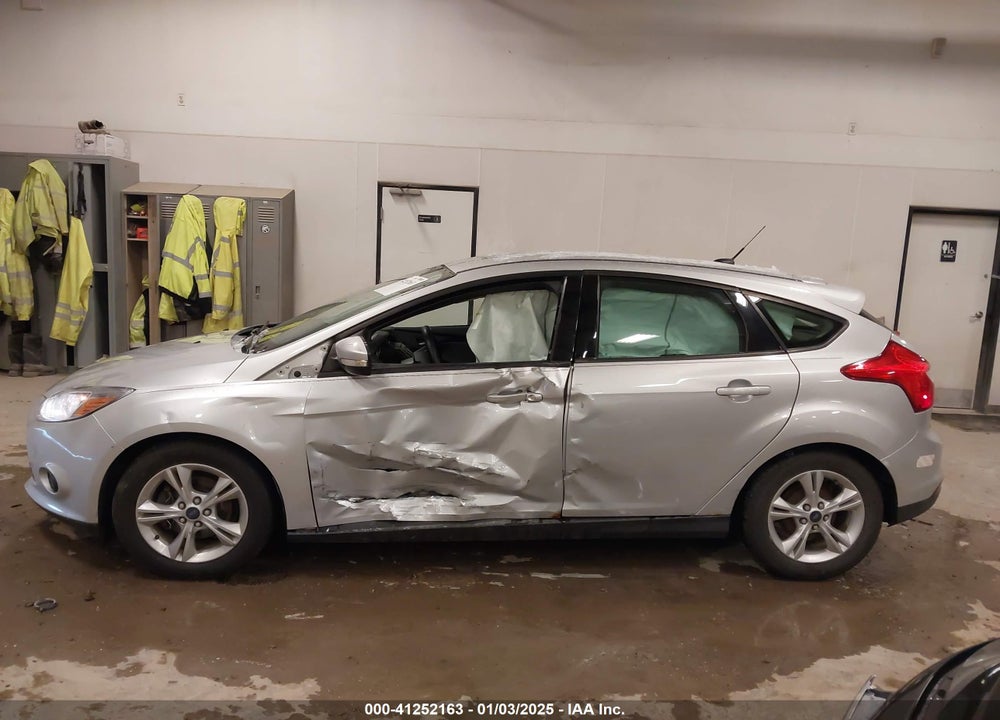 2014 FORD FOCUS VIN: 1FADP3K25EL182898