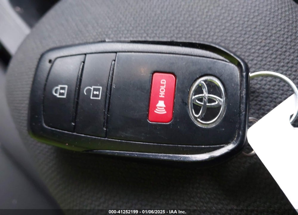 2024 TOYOTA COROLLA CROSS LE VIN: 7MUBAABG9RV083935