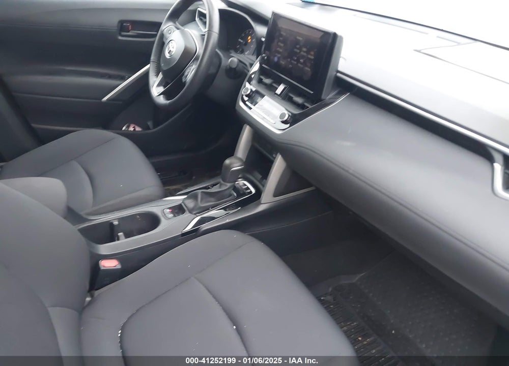 2024 TOYOTA COROLLA CROSS LE VIN: 7MUBAABG9RV083935