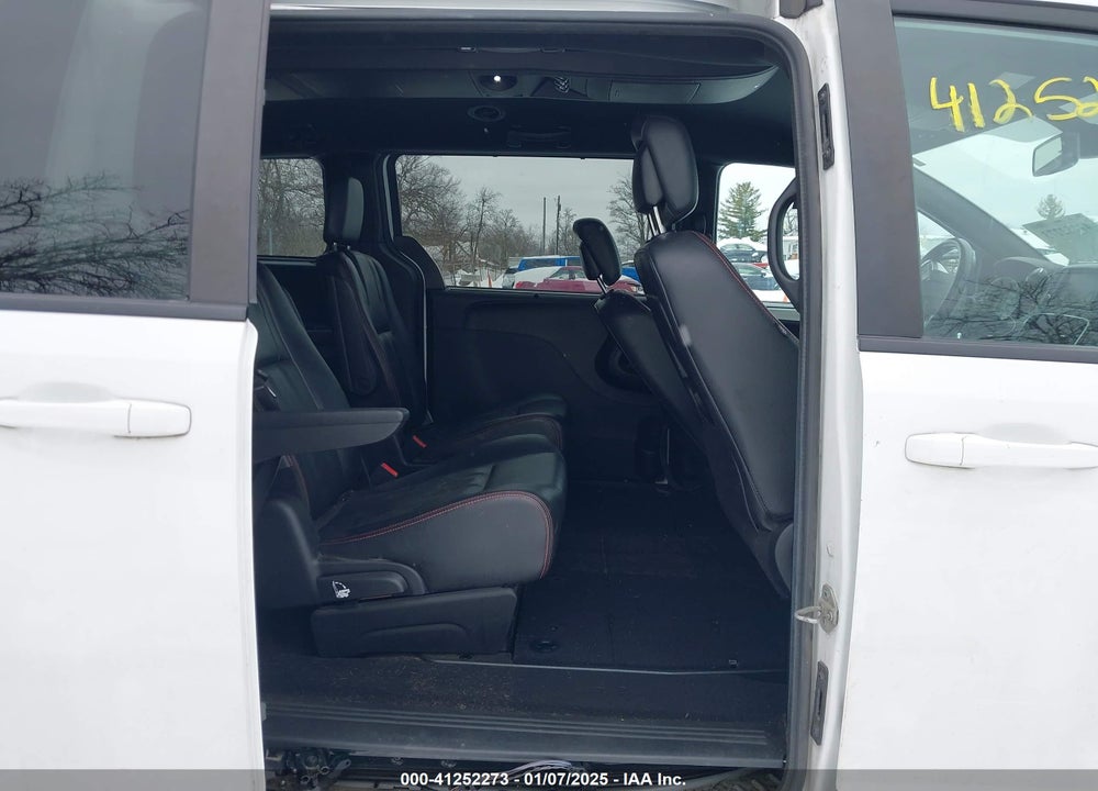2019 DODGE GRAND CARAVAN VIN: 2C4RDGEG0KR659019