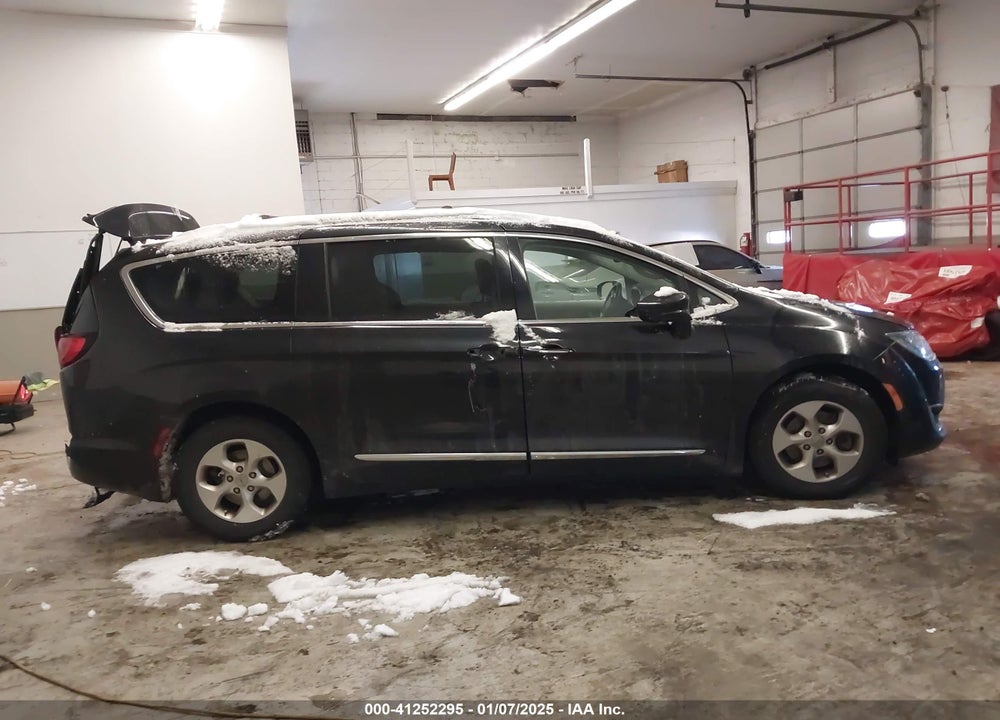 2017 CHRYSLER PACIFICA VIN: 2C4RC1EG8HR851149