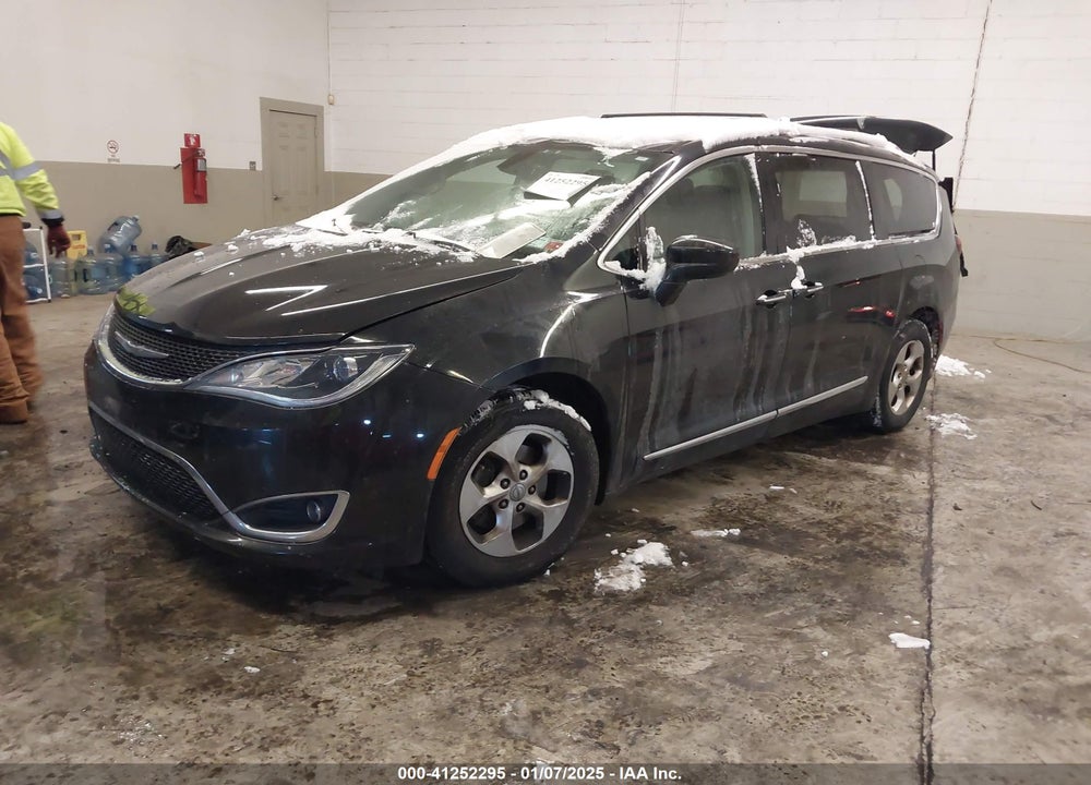 2017 CHRYSLER PACIFICA VIN: 2C4RC1EG8HR851149