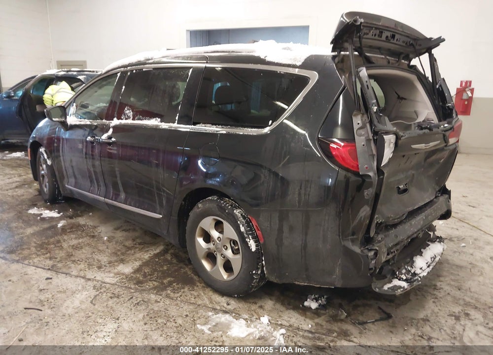 2017 CHRYSLER PACIFICA VIN: 2C4RC1EG8HR851149