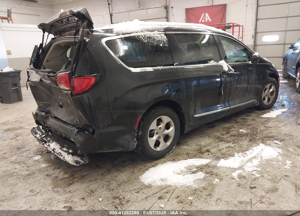 2017 CHRYSLER PACIFICA VIN: 2C4RC1EG8HR851149