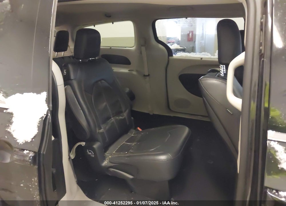 2017 CHRYSLER PACIFICA VIN: 2C4RC1EG8HR851149