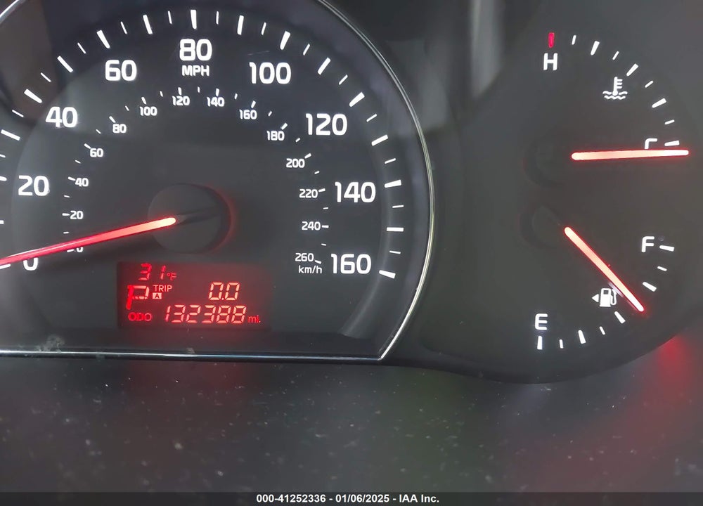 2014 KIA SORENTO LX VIN: 5XYKT3A69EG507646