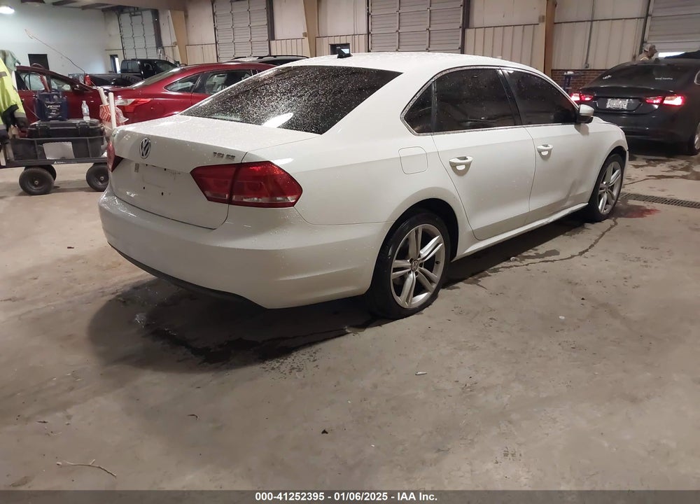 2014 VOLKSWAGEN PASSAT VIN: 1VWBT7A31EC039670