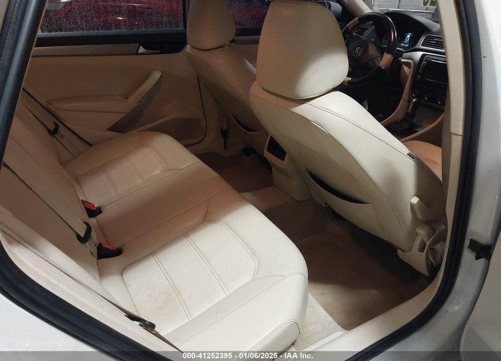 2014 VOLKSWAGEN PASSAT VIN: 1VWBT7A31EC039670