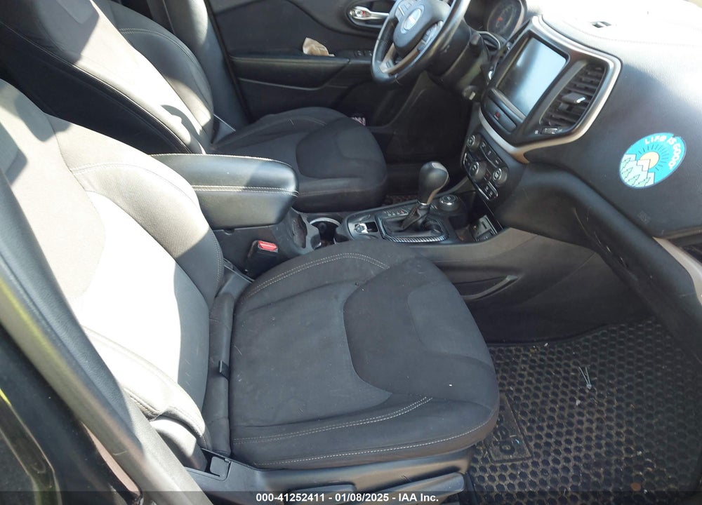 2015 JEEP CHEROKEE VIN: 1C4PJMCB7FW768578