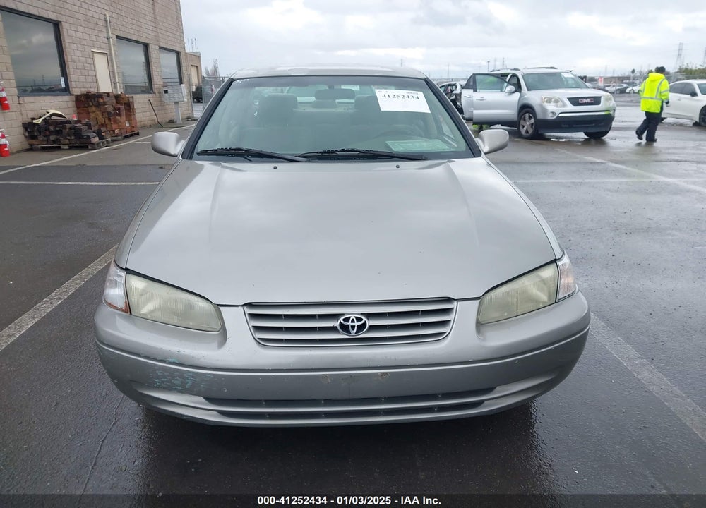 1998 TOYOTA CAMRY VIN: JT2BG22K7W0225872