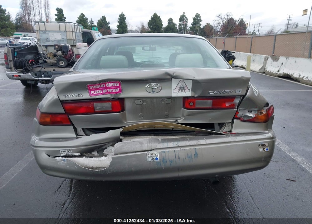 1998 TOYOTA CAMRY VIN: JT2BG22K7W0225872