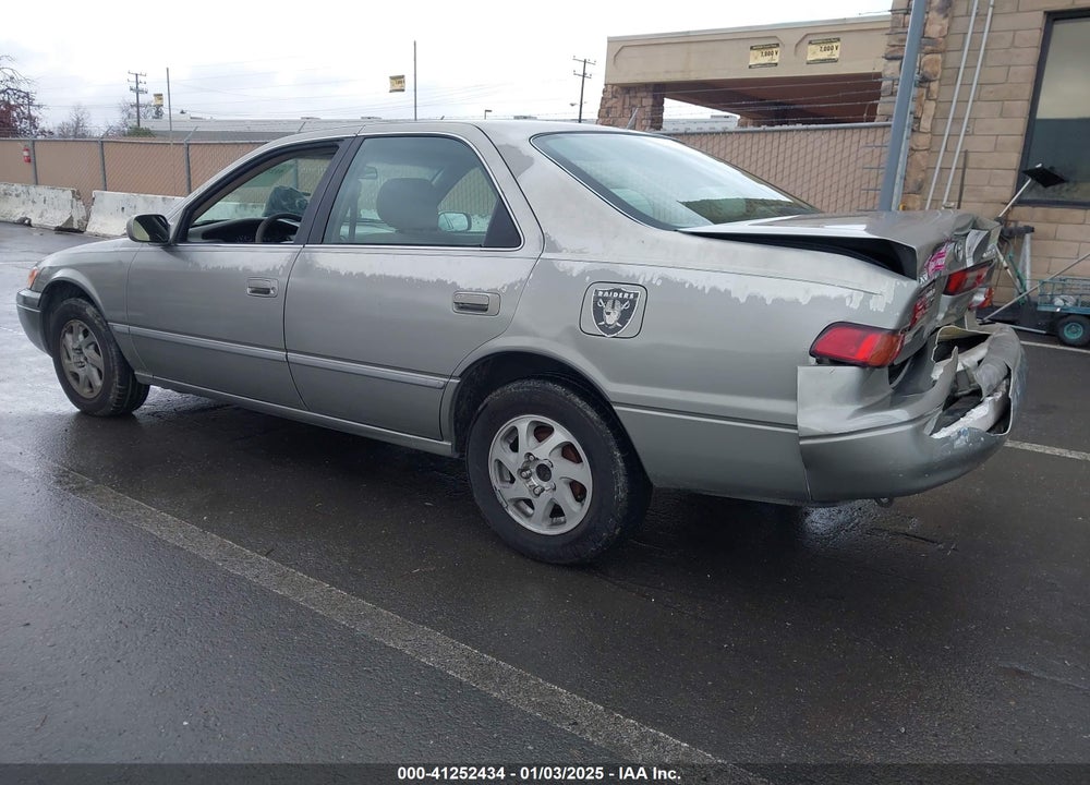 1998 TOYOTA CAMRY VIN: JT2BG22K7W0225872