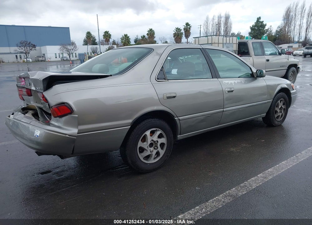1998 TOYOTA CAMRY VIN: JT2BG22K7W0225872