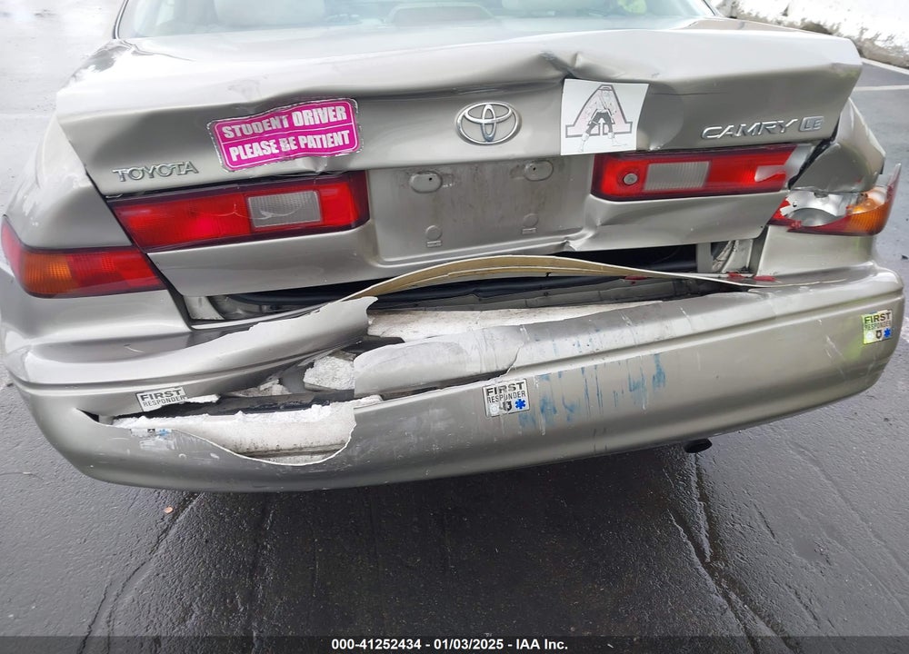 1998 TOYOTA CAMRY VIN: JT2BG22K7W0225872