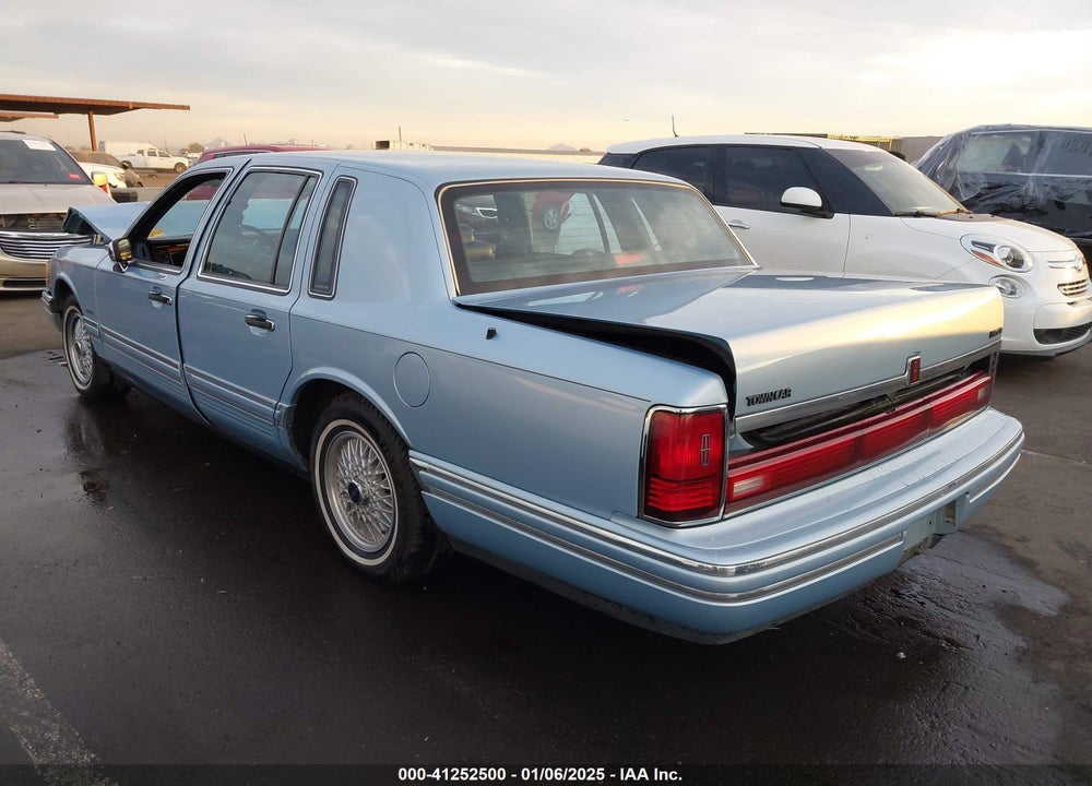 1992 LINCOLN TOWN CAR EXECUTIVE VIN: 1LNLM81W1NY741796
