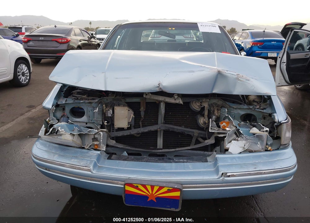 1992 LINCOLN TOWN CAR EXECUTIVE VIN: 1LNLM81W1NY741796
