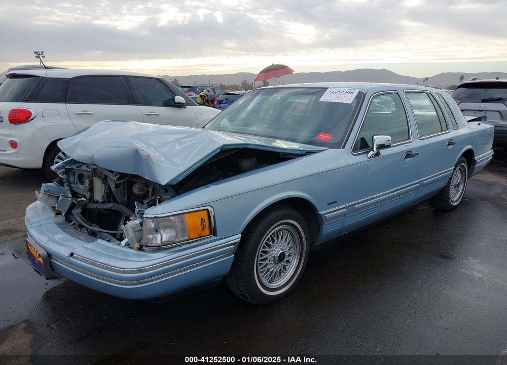 1992 LINCOLN TOWN CAR EXECUTIVE VIN: 1LNLM81W1NY741796