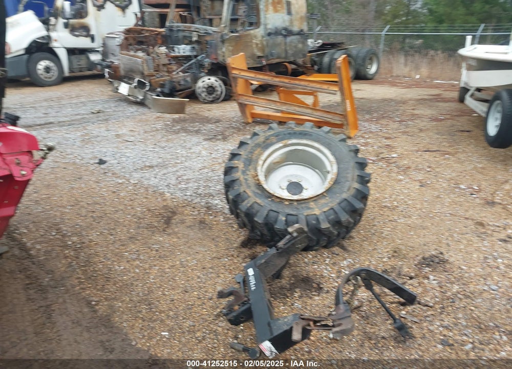 2017 MAHINDRA 2540 SHUTTLE VIN: 000000040GRJ01179