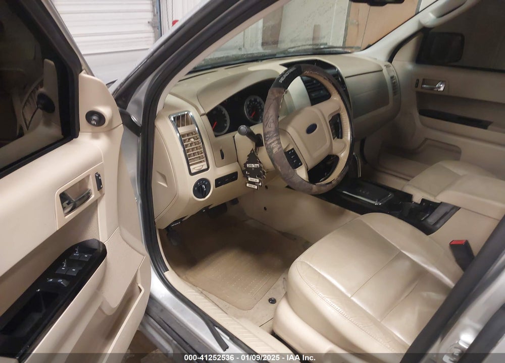 2010 FORD ESCAPE LIMITED VIN: 1FMCU0EG9AKB31680