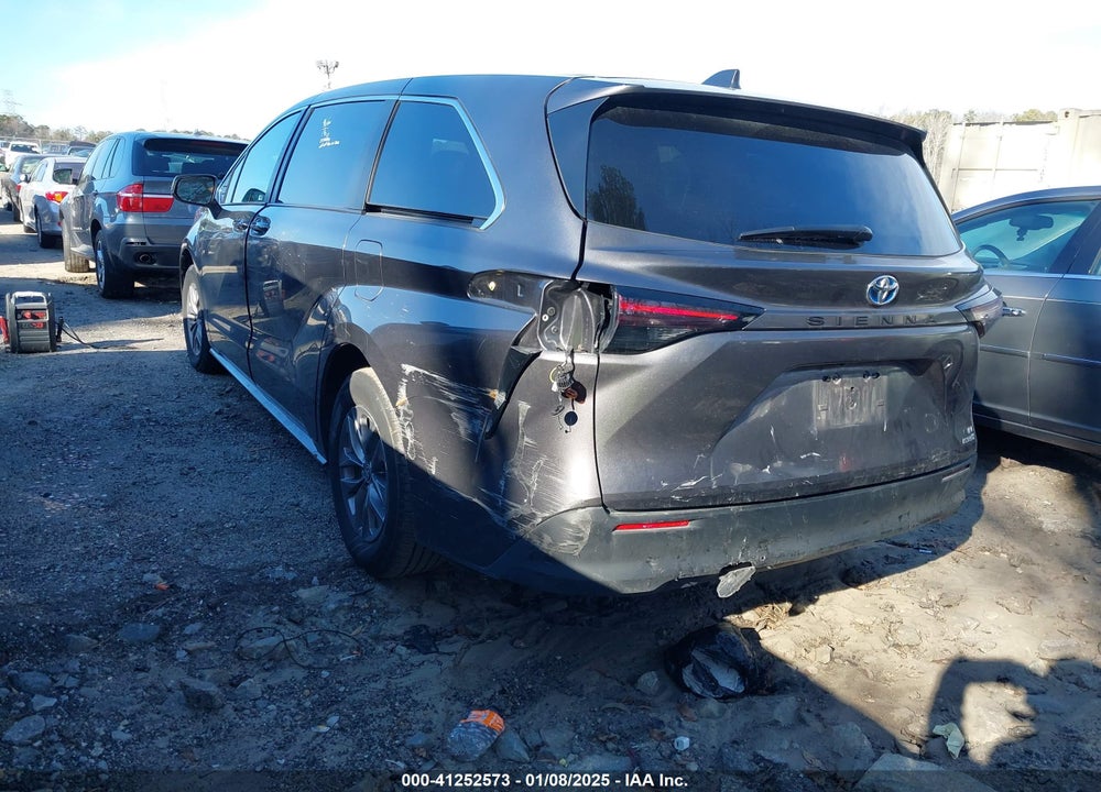 2023 TOYOTA SIENNA LE VIN: 5TDKRKEC1PS173224