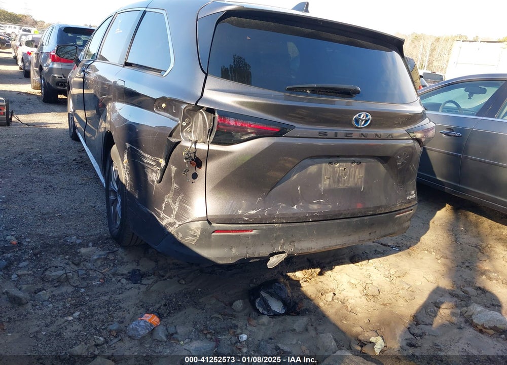 2023 TOYOTA SIENNA LE VIN: 5TDKRKEC1PS173224