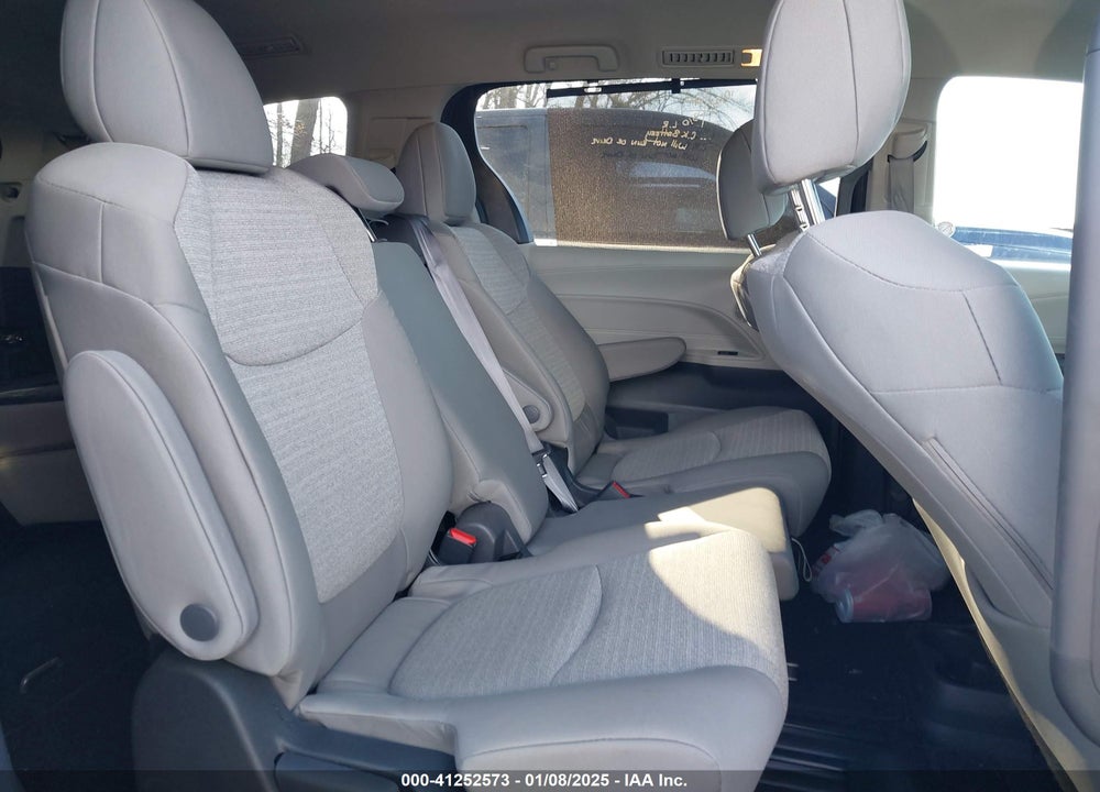 2023 TOYOTA SIENNA LE VIN: 5TDKRKEC1PS173224