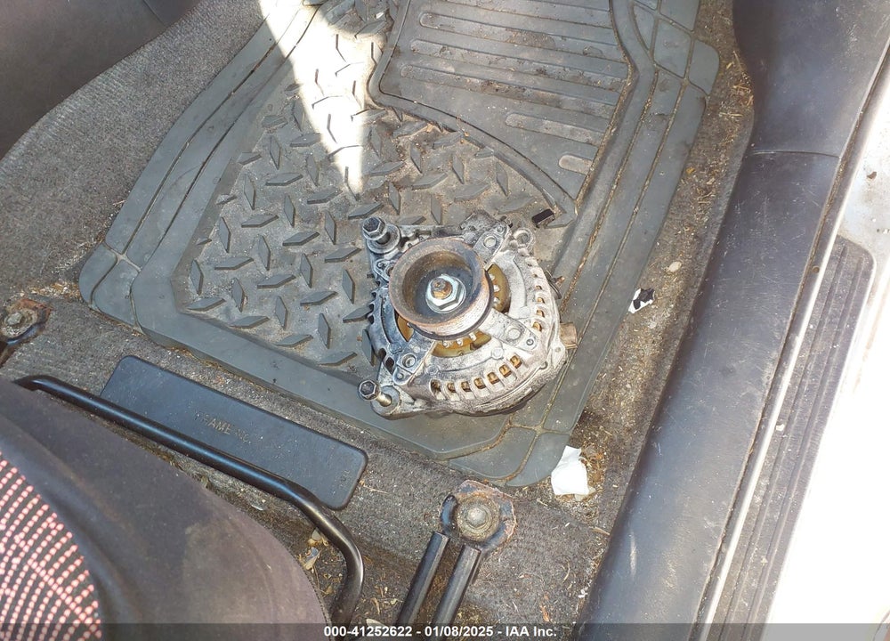 2005 TOYOTA RAV4 VIN: JTEGD20V556001445